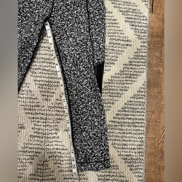 Lululemon Athletica cropped daisy dust leggings - Picture 10 of 12